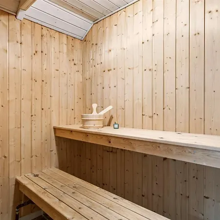 Helene - 1-1km From The Sea By Interhome *